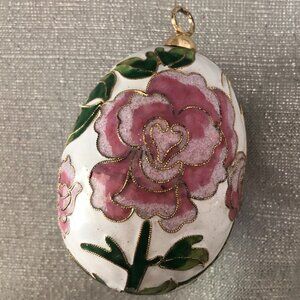 Cloisonne Ornament Christmas Oval Shaped Holiday White Filigree Roses Vintage